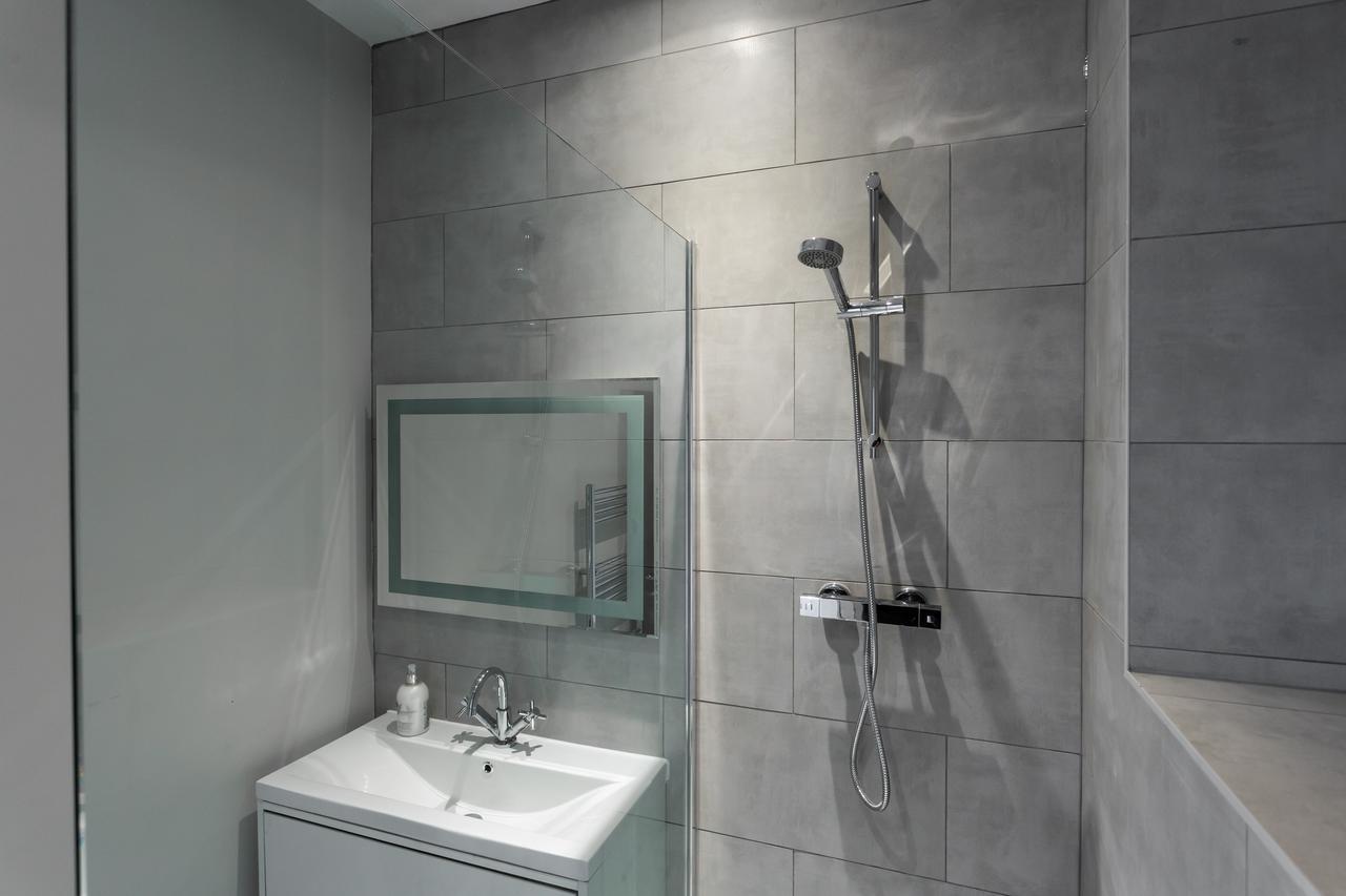 Californication - 2 Bed Apartment Саутенд-он-Си Экстерьер фото