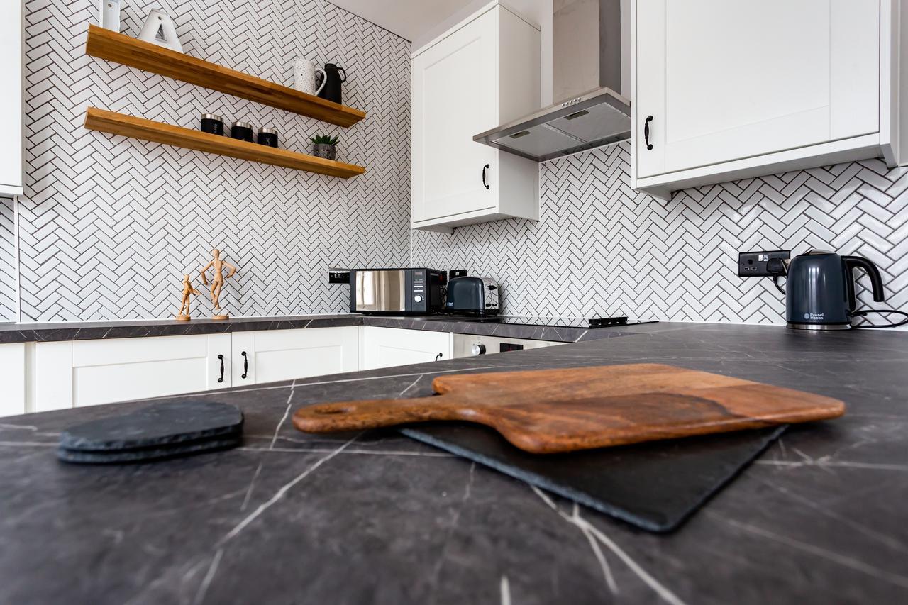 Californication - 2 Bed Apartment Саутенд-он-Си Экстерьер фото