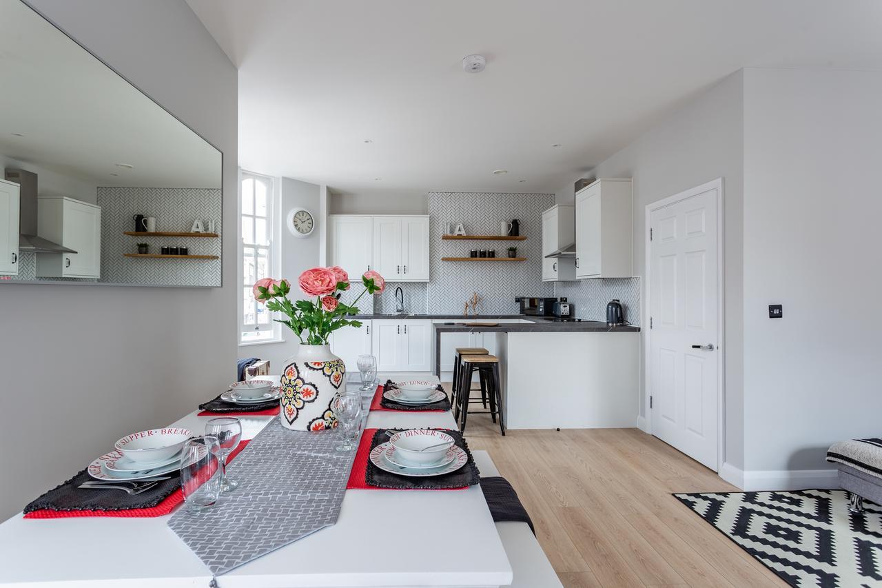 Californication - 2 Bed Apartment Саутенд-он-Си Экстерьер фото