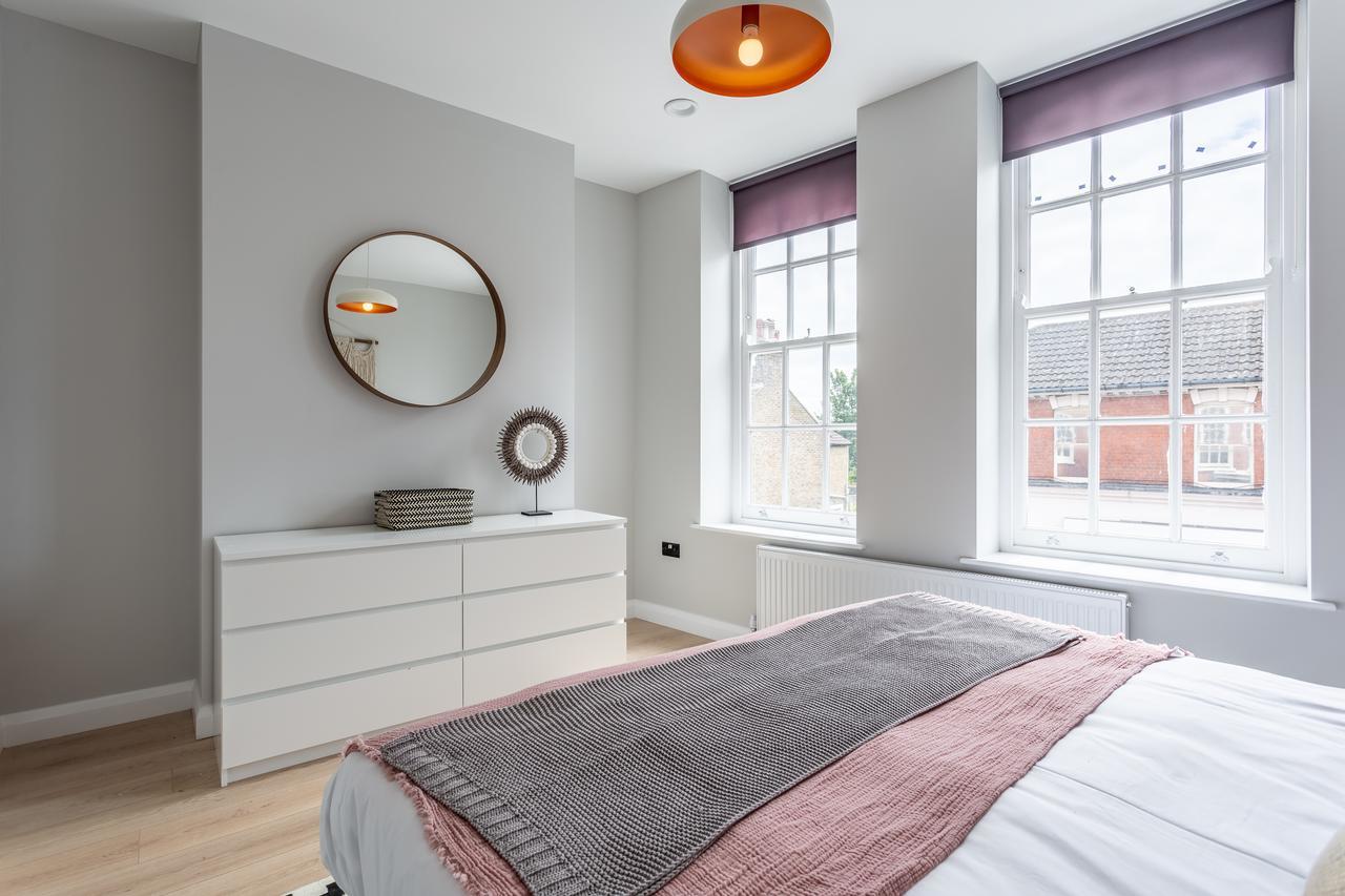 Californication - 2 Bed Apartment Саутенд-он-Си Экстерьер фото